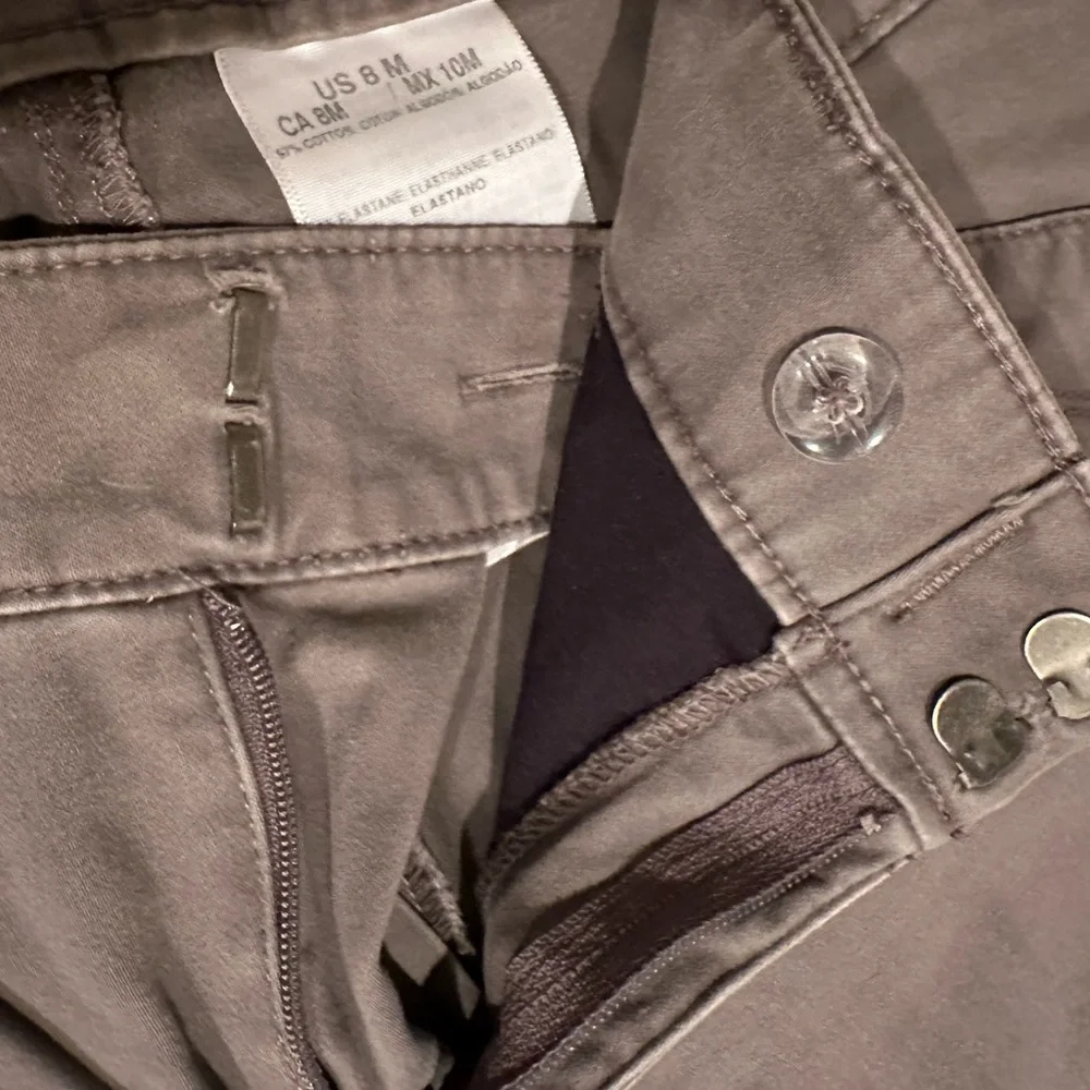 Women’s Dockers gray khaki- Hello Smooth- Size- 8M- straight leg!Great condition - Picture 4 of 11